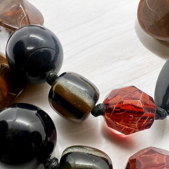 Vintage 1970s Acrylic Statement Necklace-Amber Brown Black Red-Hand Knotted-40'' - Picture 7 of 10